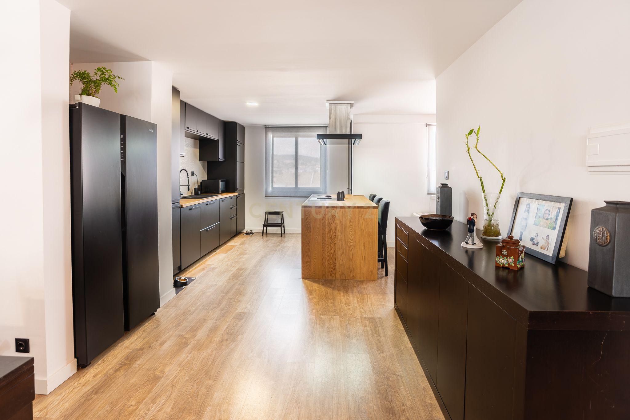 Fotografia 11 de Apartamento T3 Totalmente Remodelado | 114 m² | Suite | Open Space | Centro da Amadora