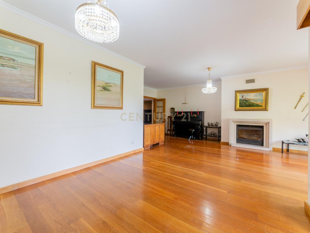 Apartamento T3 de Excelência na Foz do Douro – Porto - Image 2