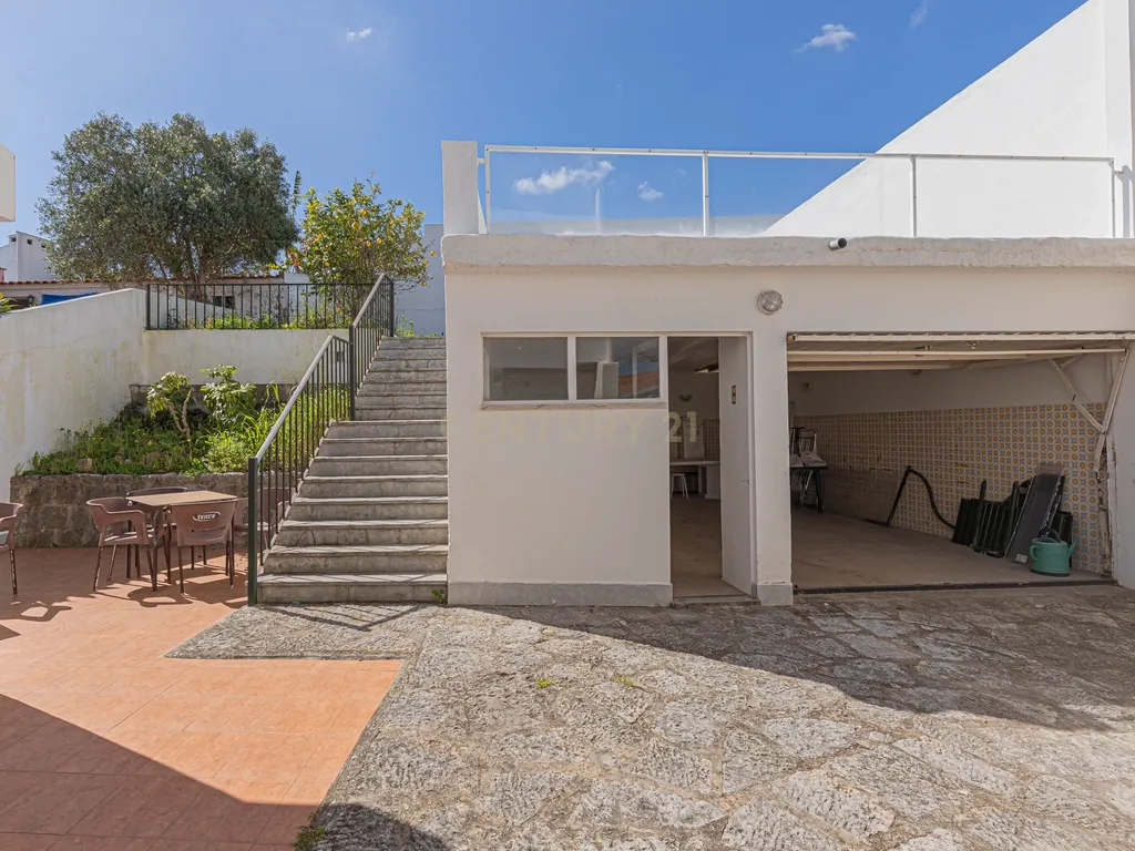 Espetacular moradia T5 em Oeiras- Alto da Barra com Jardim, Terraço e tudo pertinho de si! - Image 8