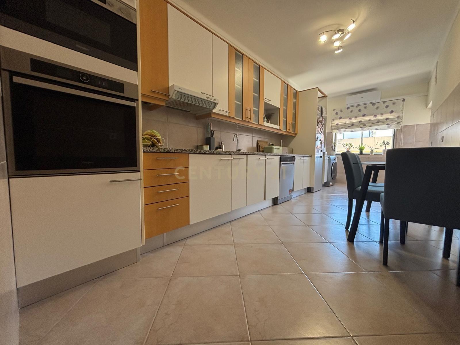 Fotografia 3 de Apartamento T3 + Sótão | Entroncamento