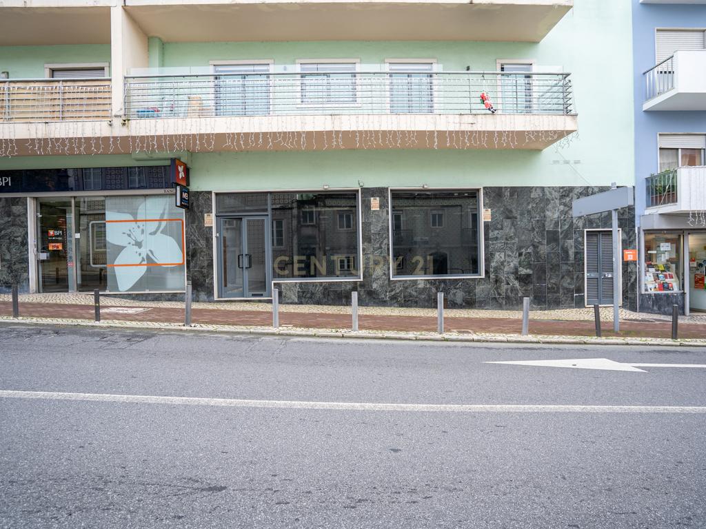 Loja Centro Histórico de Oeiras, com Parqueamento - Image 3