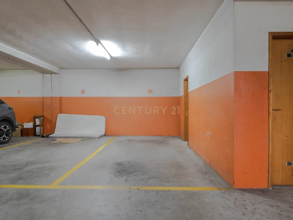 Fantástico Apartamento T2 com Lareira, Varanda e Lugar de Garagem | Fânzeres – Gondomar - Image 25