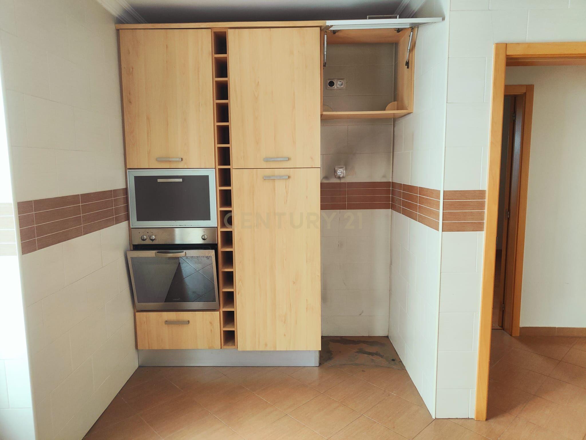 Prédio Bi-Familiar T2 e 2 Anexos Tipologia T1 Em Zona Residencial Tranquila Na Póvoa de Santo Adrião  - Image 51