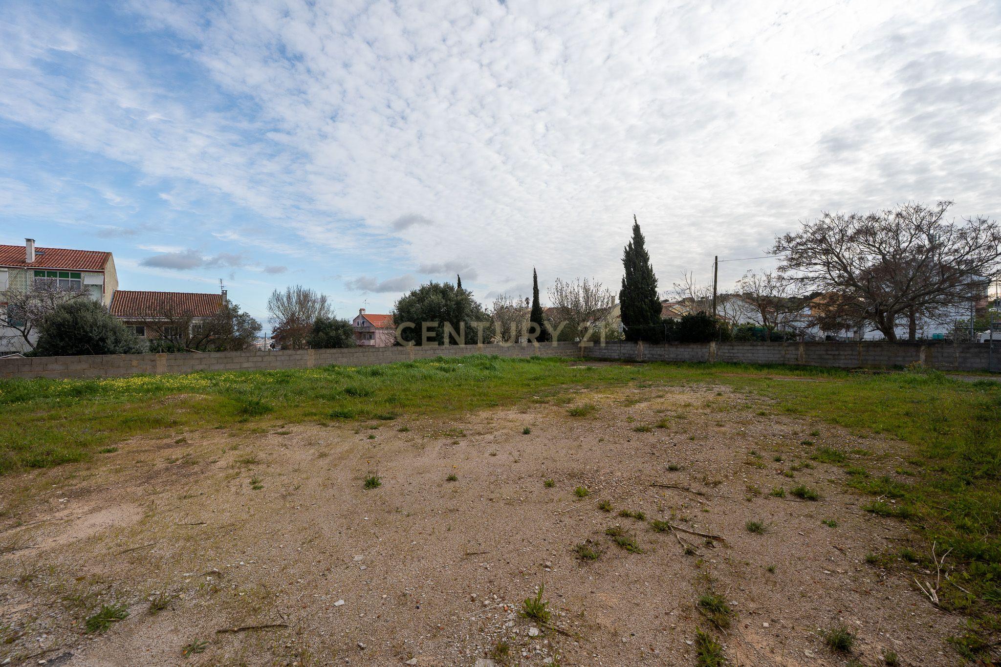 Fotografia 10 de Terreno Urbano Para  Construção de 2 Moradias – Amadora