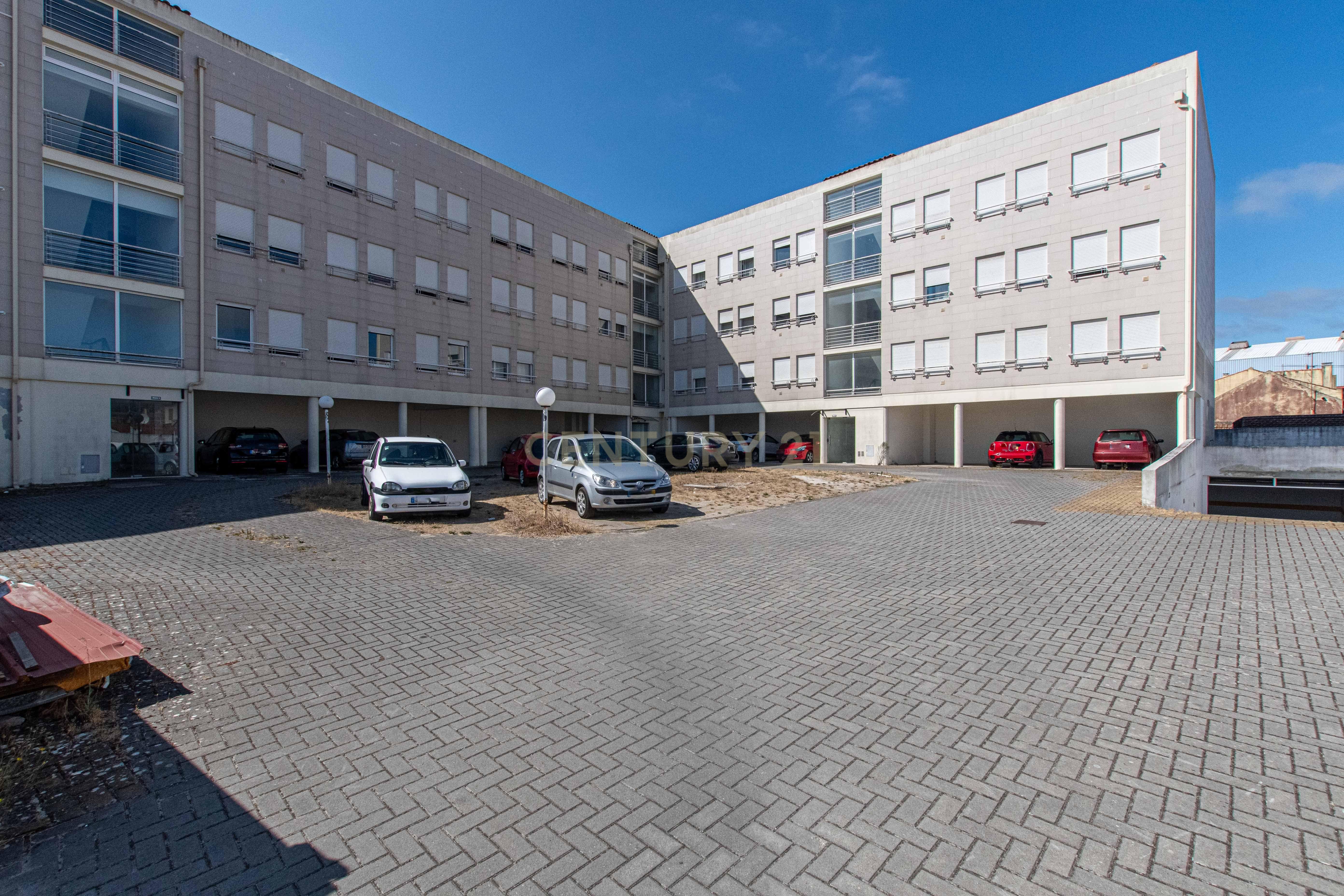Fotografia 10 de T4 Duplex Premium com Terraço / Arrecadação / 5 Lugares de Estacionamento / Marinha Grande