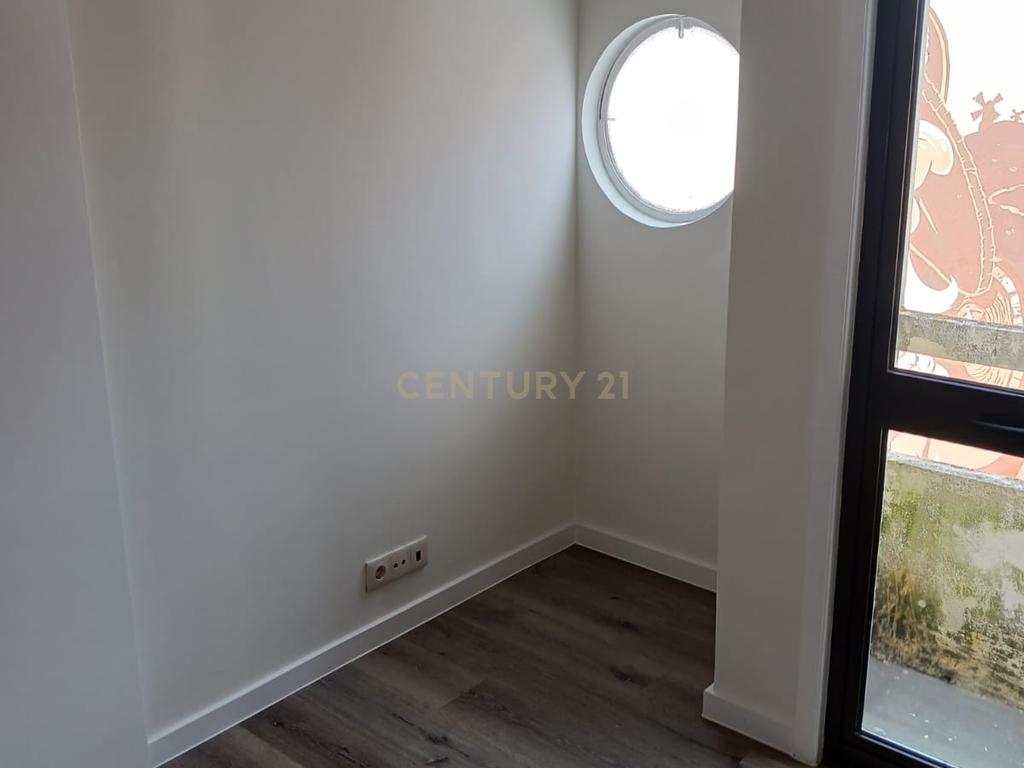 Arrenda-se Apartamento T2 no Porto – Localização Privilegiada com Garagem Fechada - Image 7