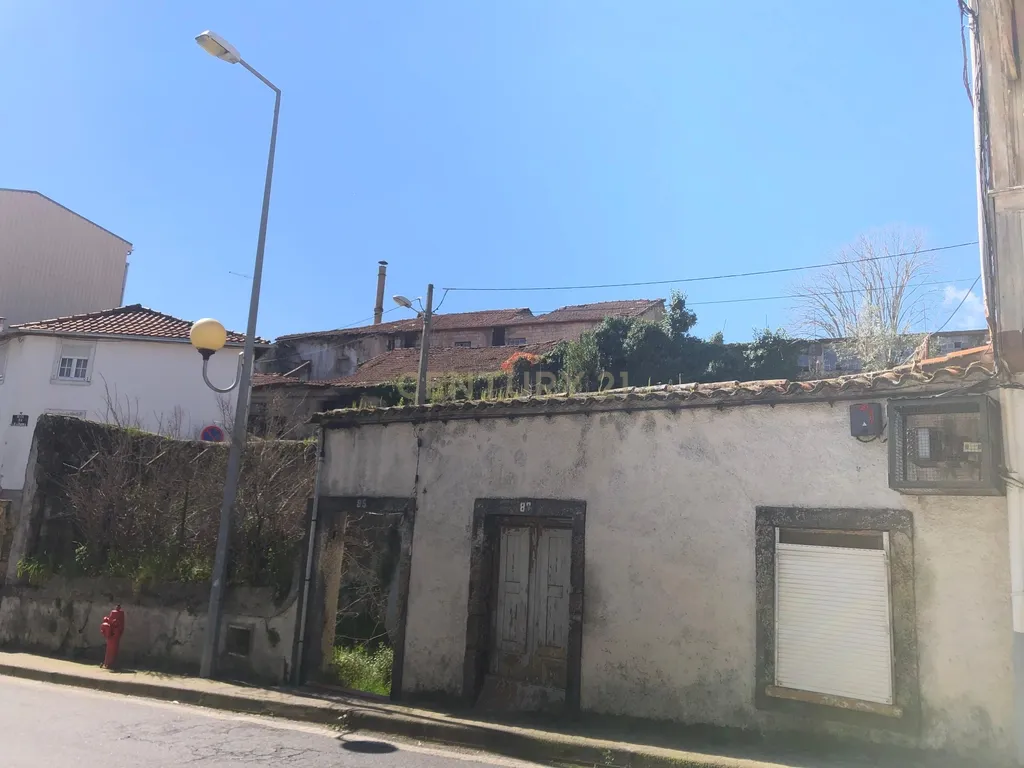 *Moradia para Reabilitação no Centro da Covilhã – Oportunidade Única* - Image 8