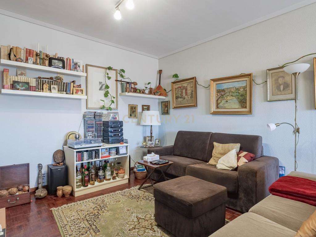 Apartamento T4 com Elevador e Vistas Deslumbrantes em Matosinhos Sul - Image 23