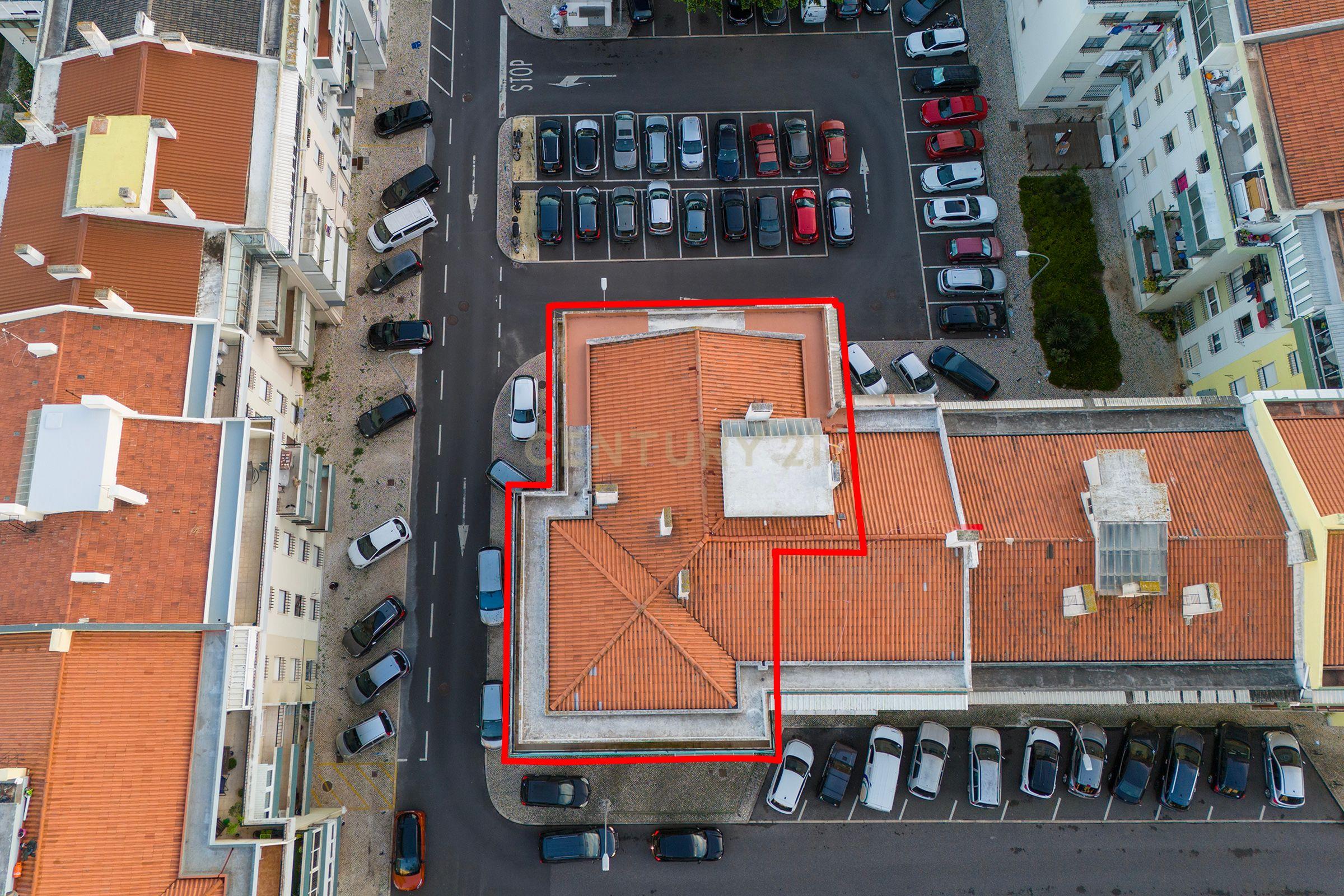 Apartamento T6 | Último Andar | 226m² | Quinta das Palmeiras, Oeiras - Image 2