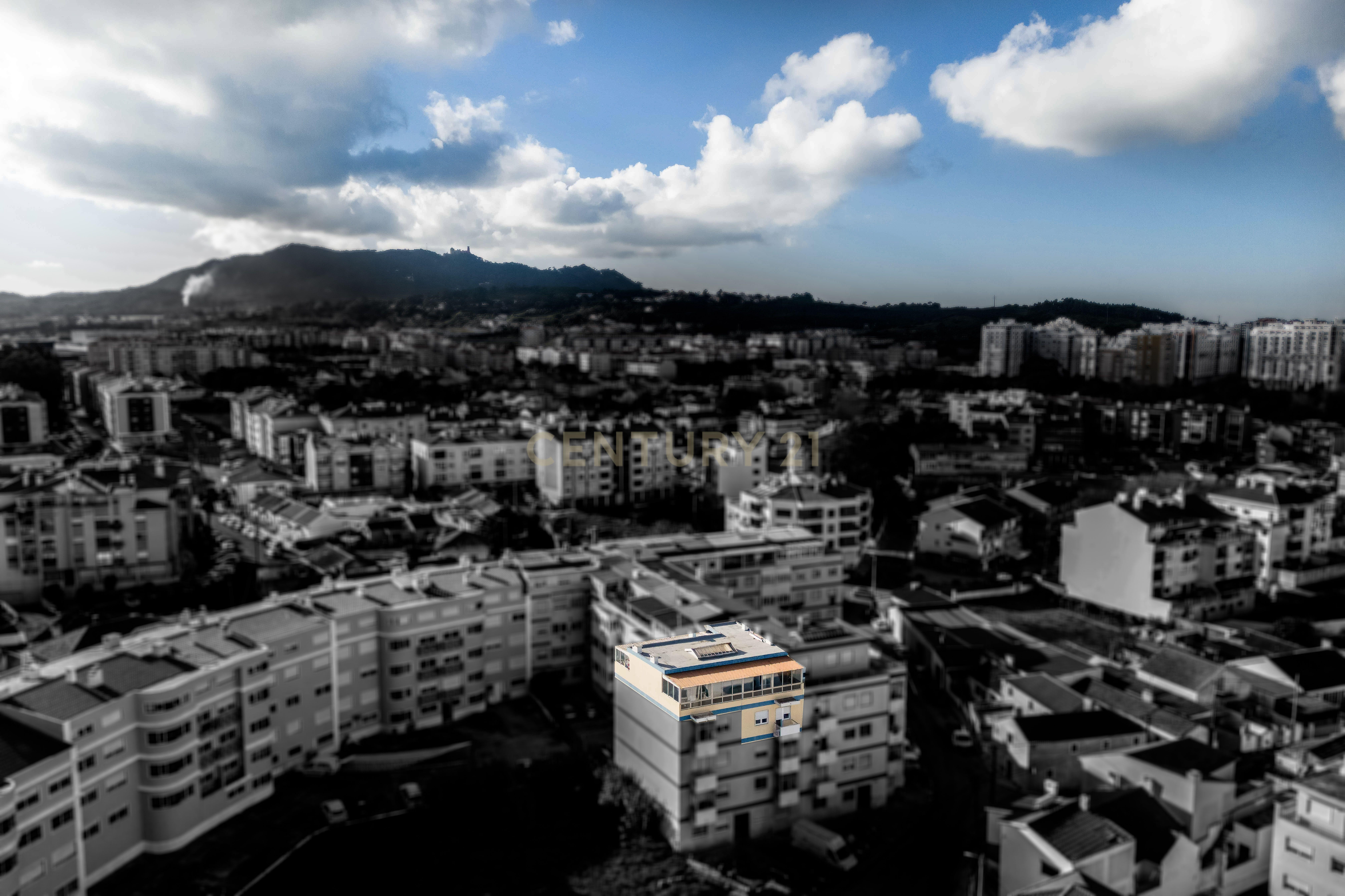 Duplex Renovado com Terraços em Mem-Martins - Image 55