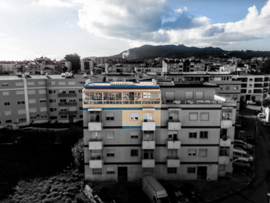 Duplex Renovado com Terraços em Mem-Martins - Image 51