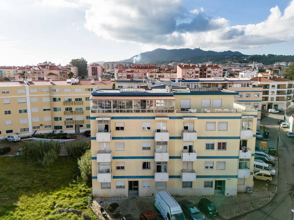 Duplex Renovado com Terraços em Mem-Martins - Image 50