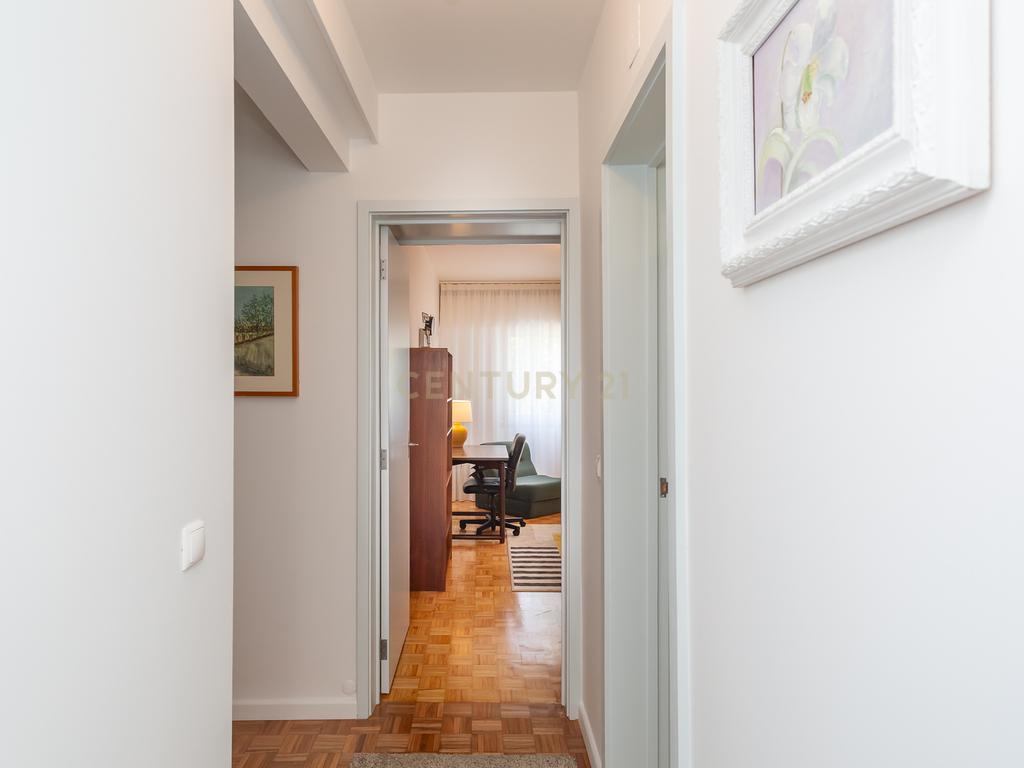 Apartamento T2 para arrendamento em Alfornelos, Amadora - Image 12