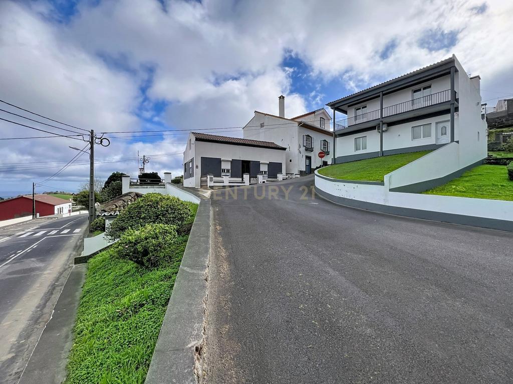 Casa T3 com Vista Mar e Montanha em Povoação, Ilha de São Miguel. - Image 5