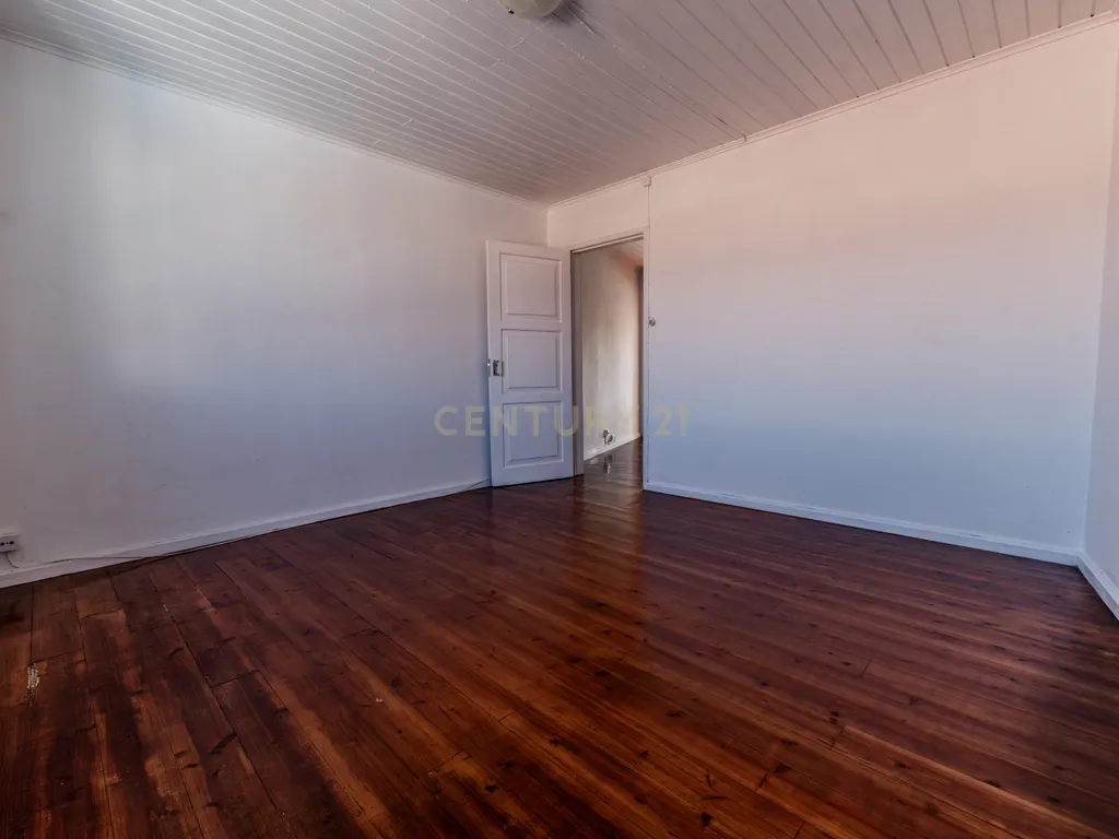 Moradia T3 com Terraço e Vista Mar em Santa Cruz, Lagoa - Image 26