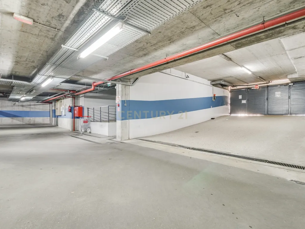T1 Muito Espaçoso na Alta de Lisboa com Garagem e Arrecadação - Image 17