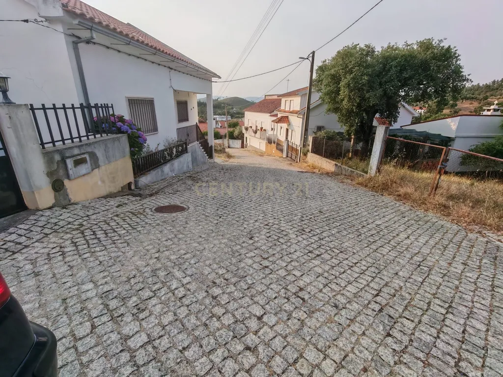 Fantástica Moradia T3 Salgueiro Campo, Castelo Branco - Image 3