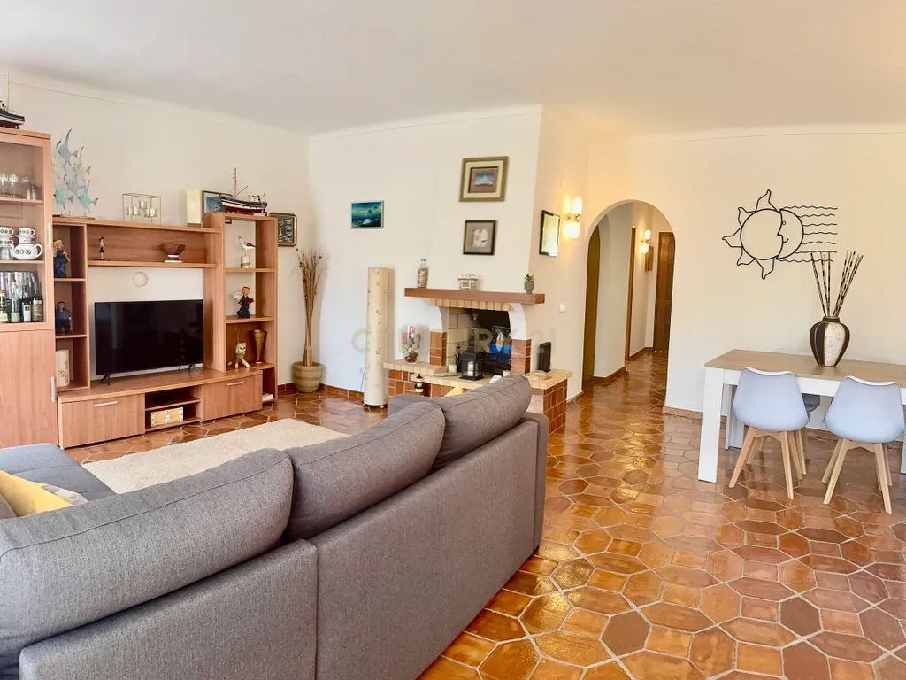 Apartamento com Vista Piscina em Condomínio Privado – VILAMAR (Porches, Algarve) - Image 10
