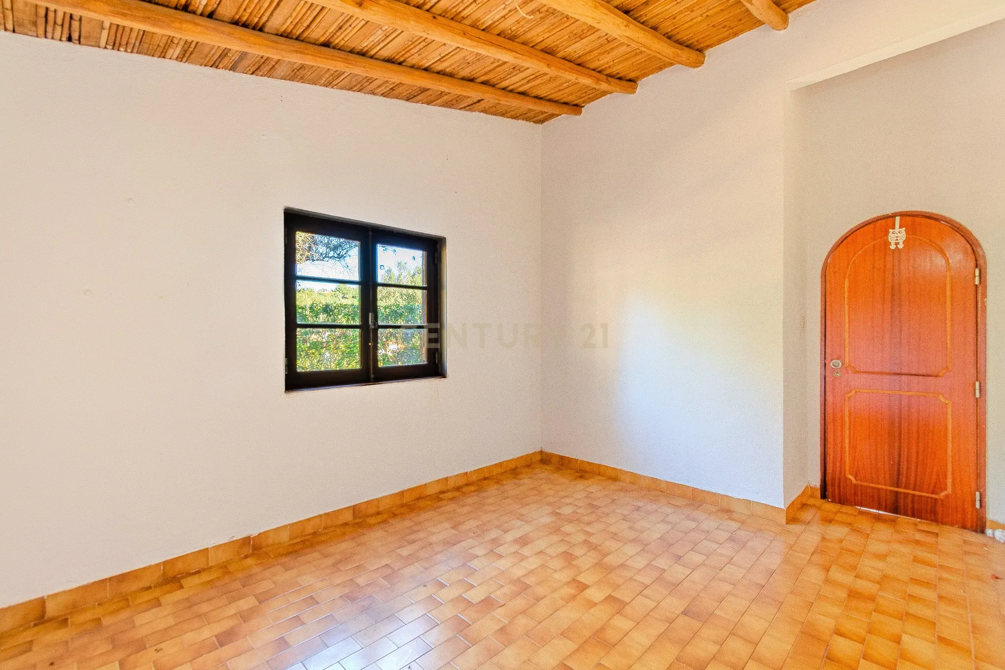 Moradia Térrea Isolada com Piscina e Terreno de 1090m² – Grande Potencial! - Image 26