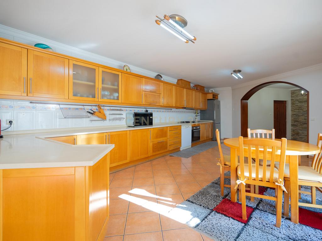 Moradia T4, com jardim e terraço, em Anadia  - Image 2