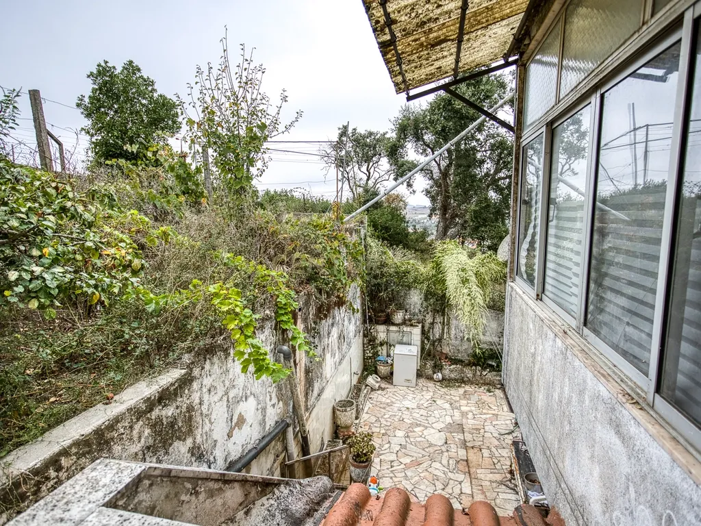 Moradia com elevado potencial de rentabilização em Camarões – Almargem do Bispo - Image 32