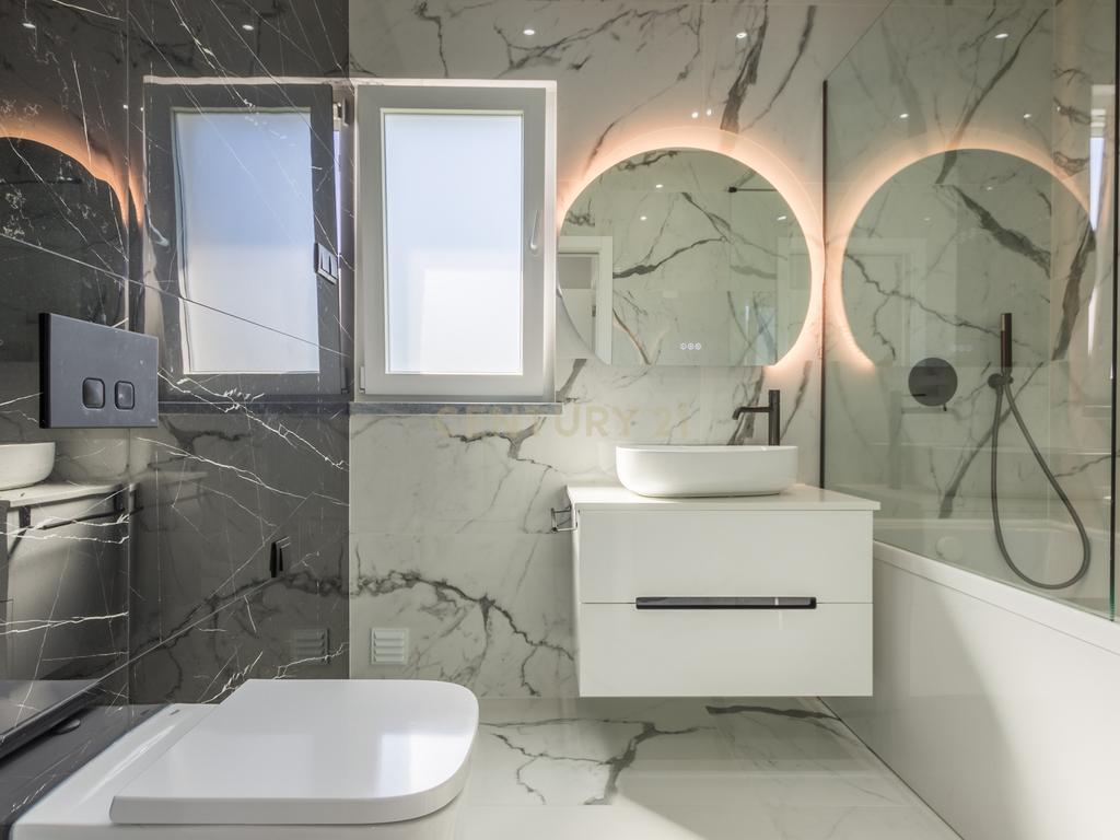 Vila Alegre / Fernão Ferro - Luxuosa moradia isolada térrea de 4 assoalhadas com arquitetura comtemporânea inserida em lote de 2775 m² - Image 21
