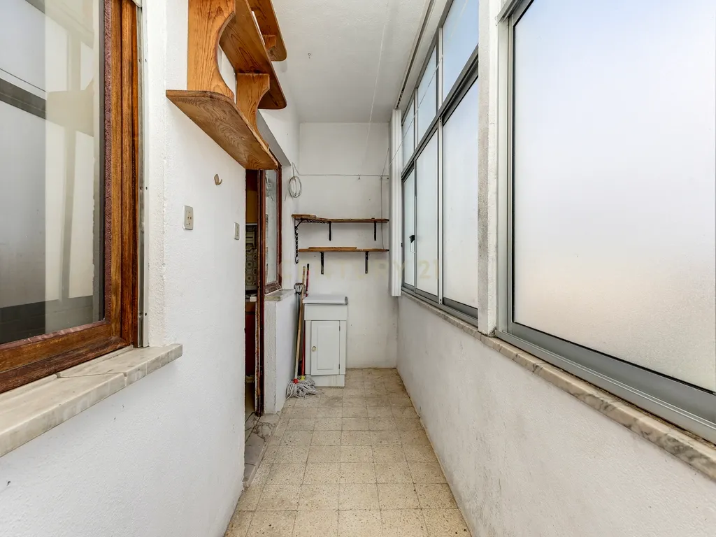 T3 com Vista Panorâmica em Almada: O seu próximo projeto de sonho! ✨ - Image 7
