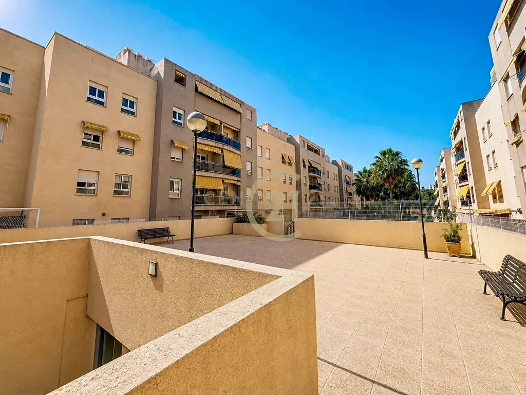Cobertura de 5 Quartos com Terraço e Churrasqueira: Ideal para Família Numerosa ou Segregação em 2 Habitações! - Image 70