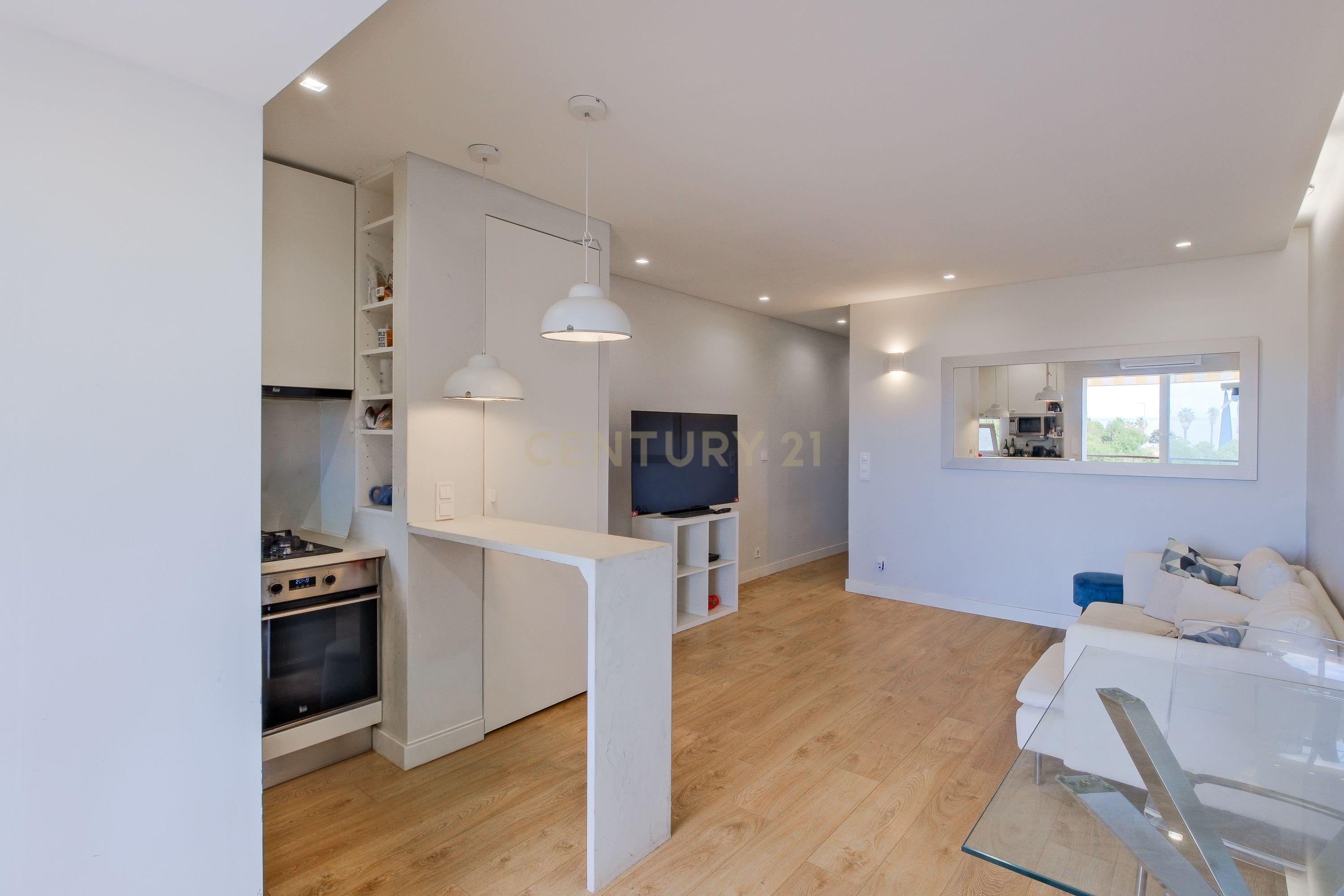Fotografia 10 de Apartamento T1 remodelado, em Carcavelos a 2 minutos a pé da praia
