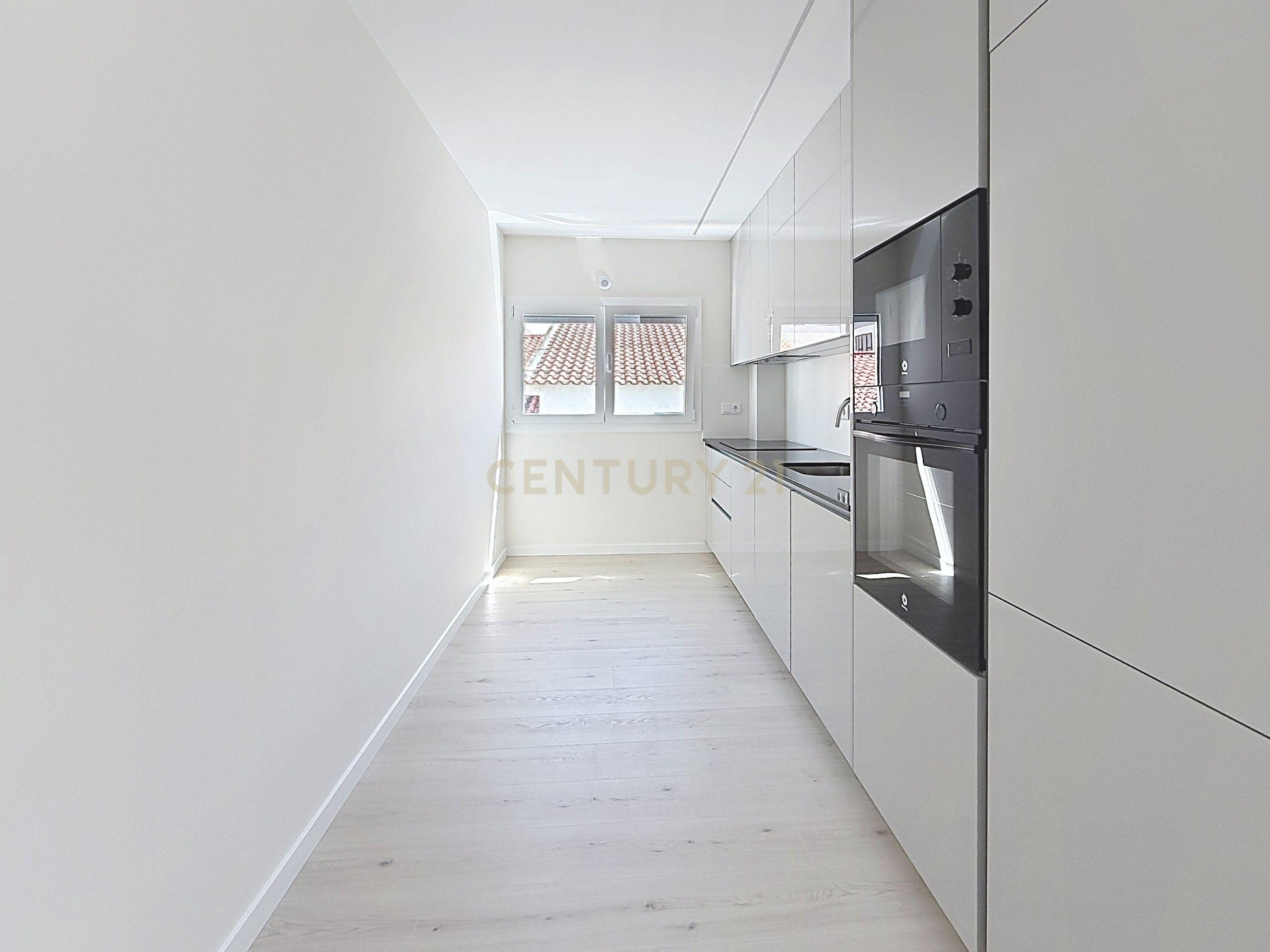 Fotografia 4 de Encantador Apartamento T2 na Praia de Pedrógão — Novo a Estrear | 235.000€