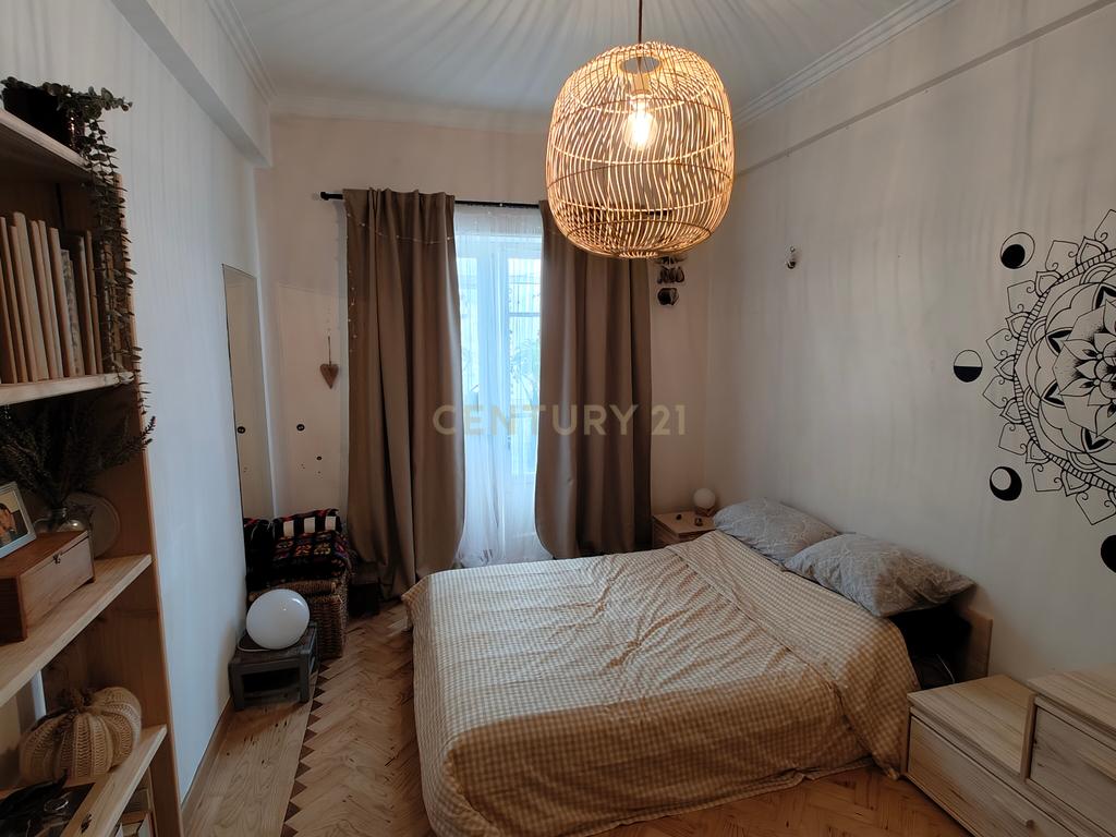 Apartamento duplex T3 + 2 em Queluz - Image 25