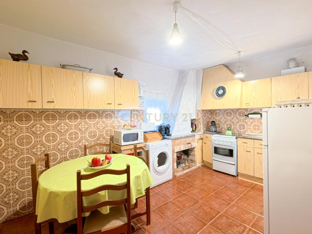 Moradia T3 com terreno de 1.800 m² em Espadanal -Viseu - Image 4
