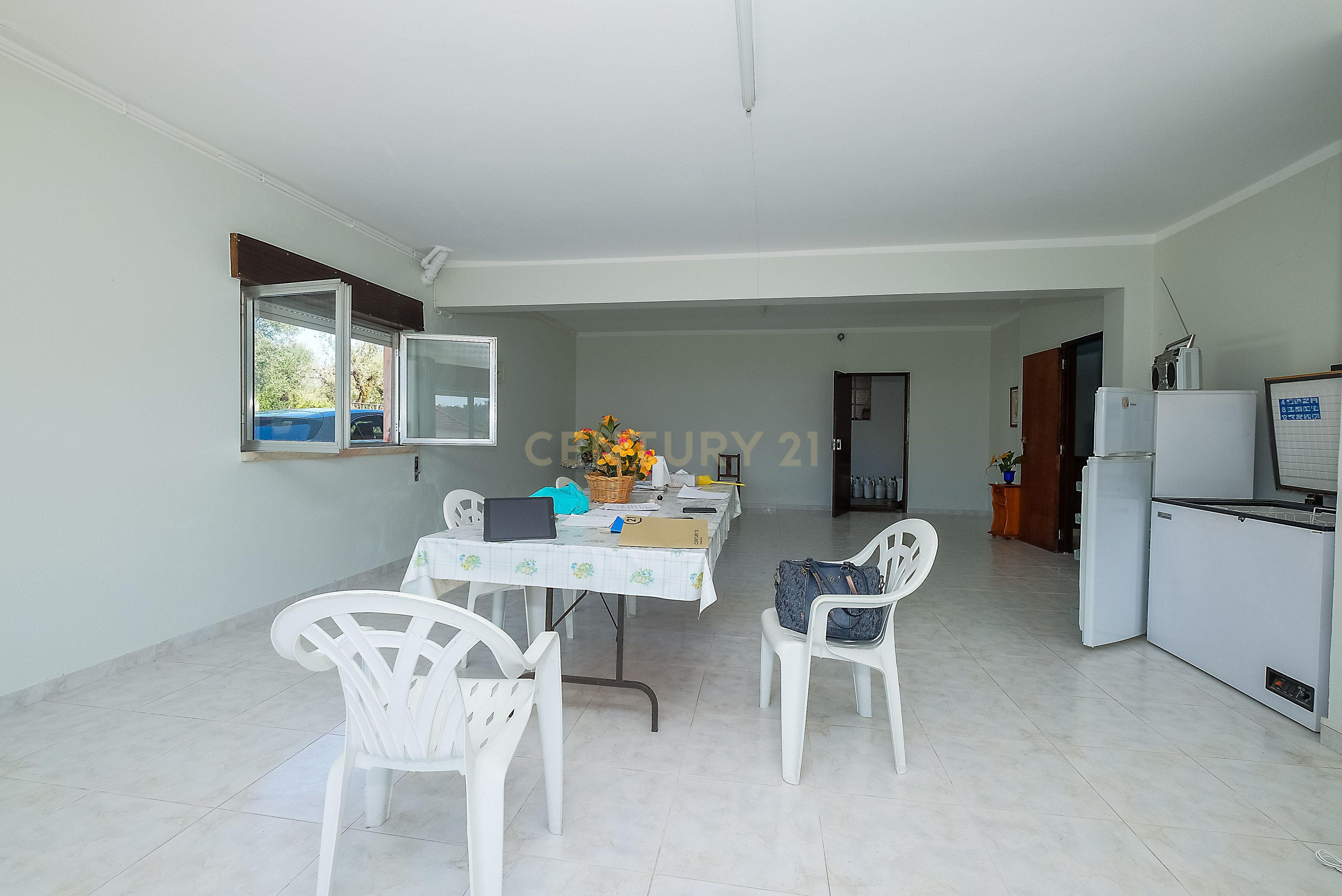 Fotografia 11 de Moradia Bifamiliar c/ terreno urbanizável de 10.500 m² – Ourém (EN113)