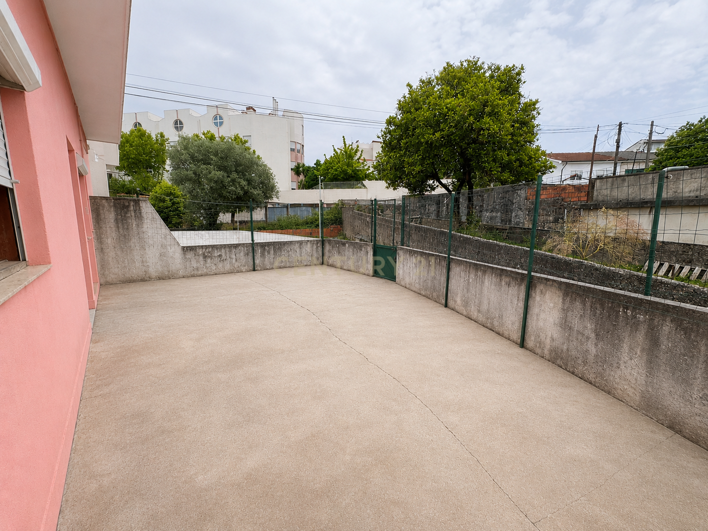 Fotografia 9 de Moradia Arrendada com Contrato Vitalício | Garagem e Terreno | Rio Tinto, Gondomar