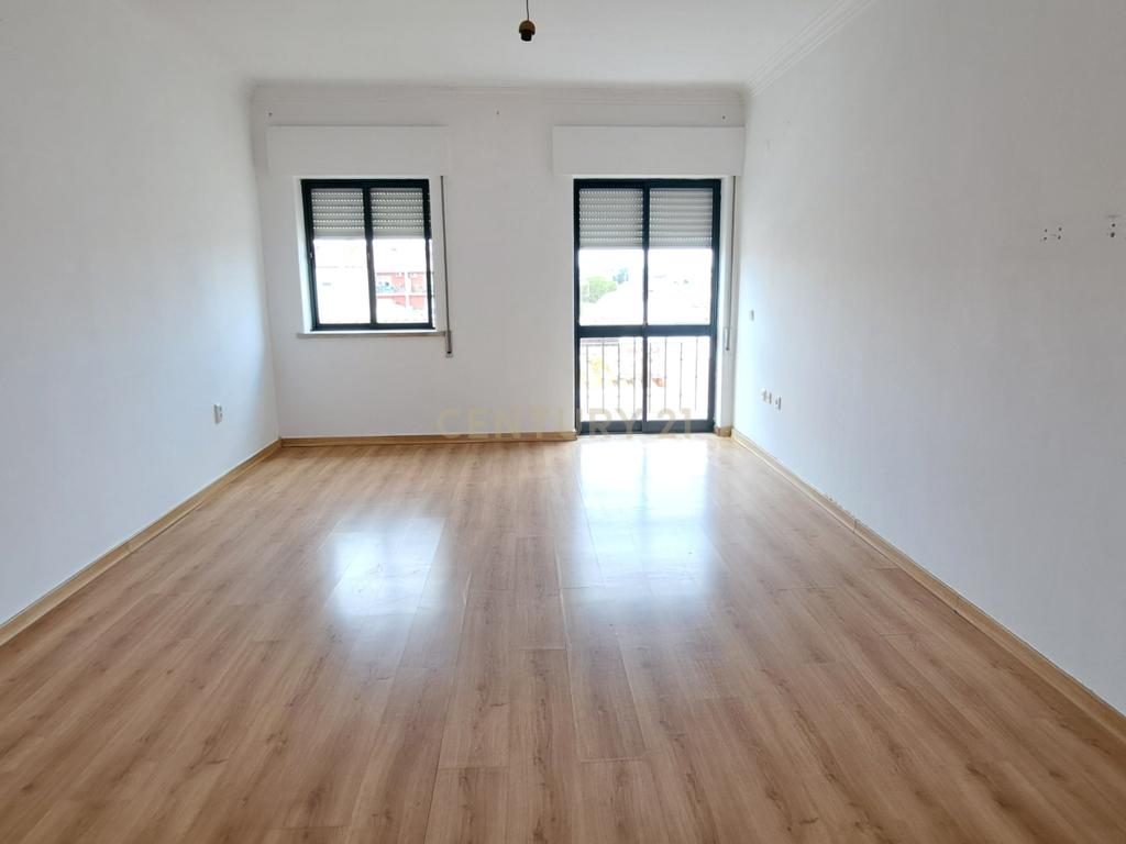 Apartamento T3 e arrecadação com 131m² na Moita  - Image 2