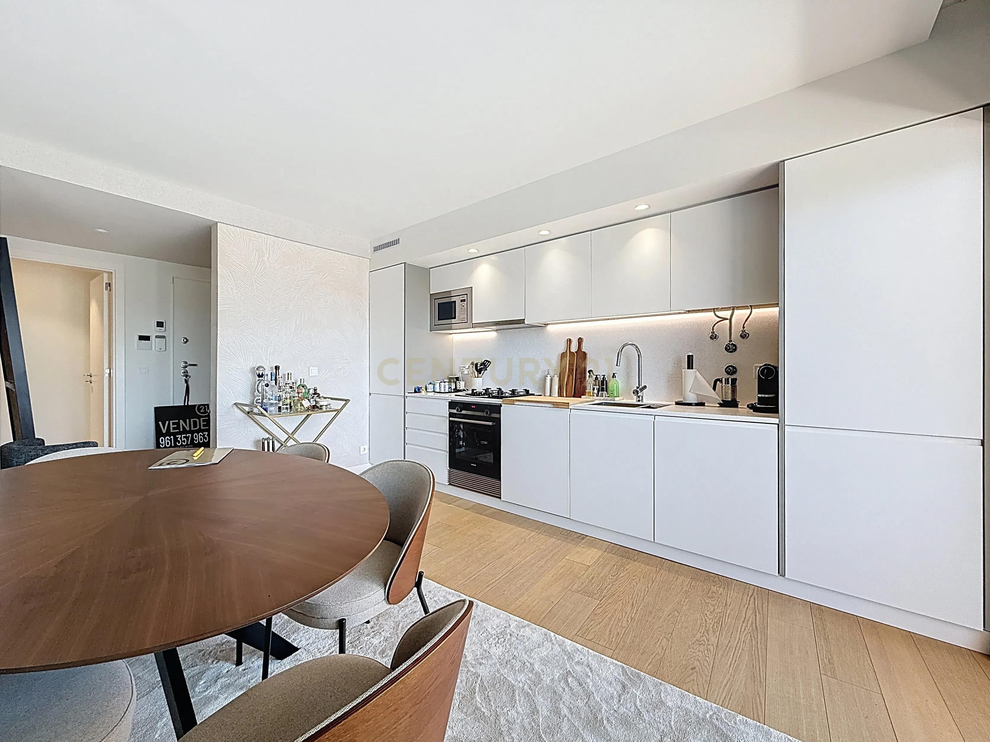 Apartamento T2 com Vista Rio, Semi-Novo, Empreendimento Seixal Baia / Vende-se com o mobiliário - Image 4