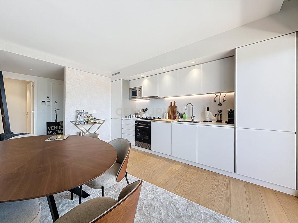 Apartamento T2 com Vista Rio, Semi-Novo, Empreendimento Seixal Baia / Vende-se com o mobiliário - Image 4