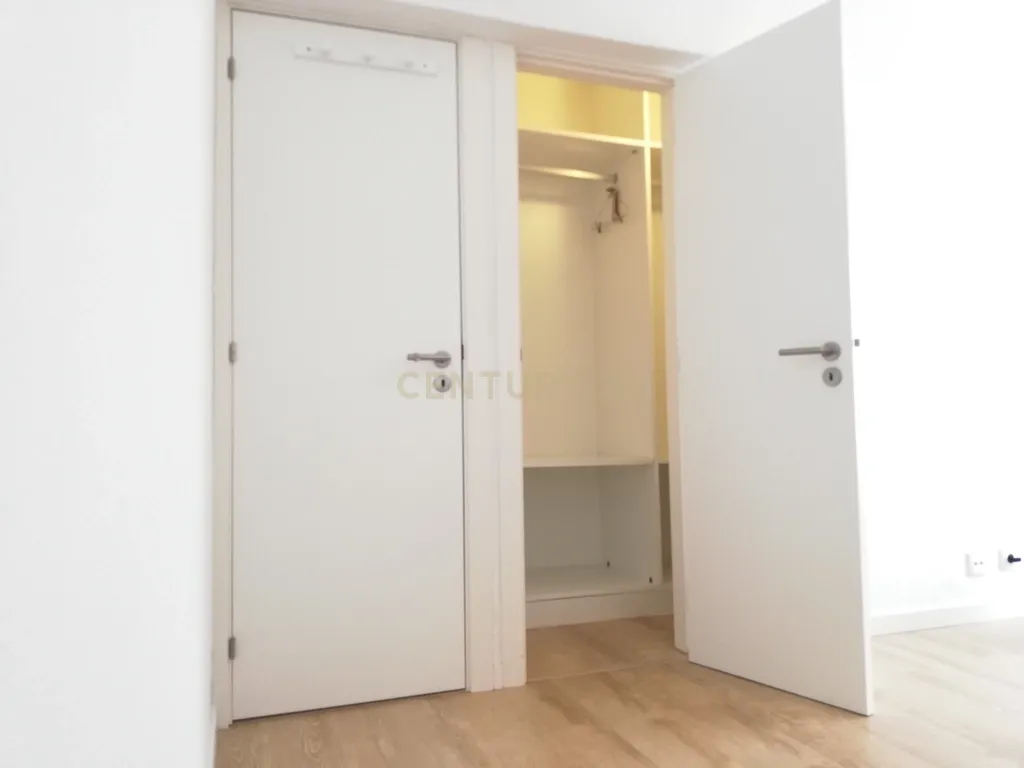 Apartamento T2 em Paço de Arcos para arrendar - Reservado - Image 14