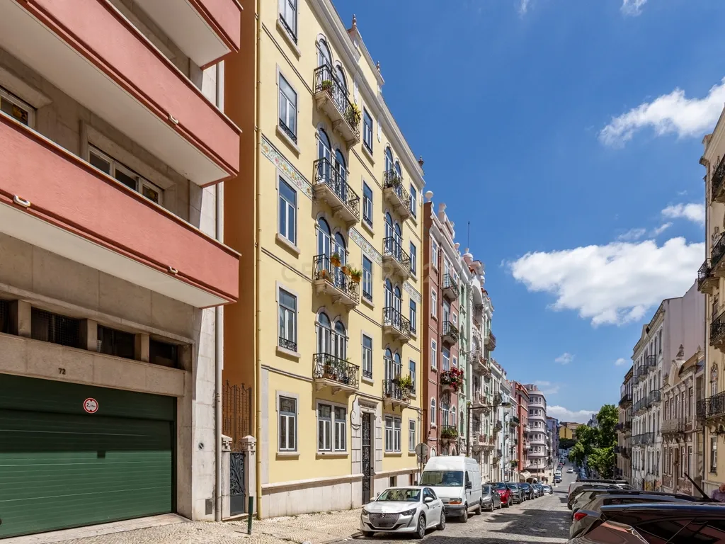 Apartamento T4 Renovado em Santo António, Lisboa — Onde a elegância se sente em cada detalhe - Image 34