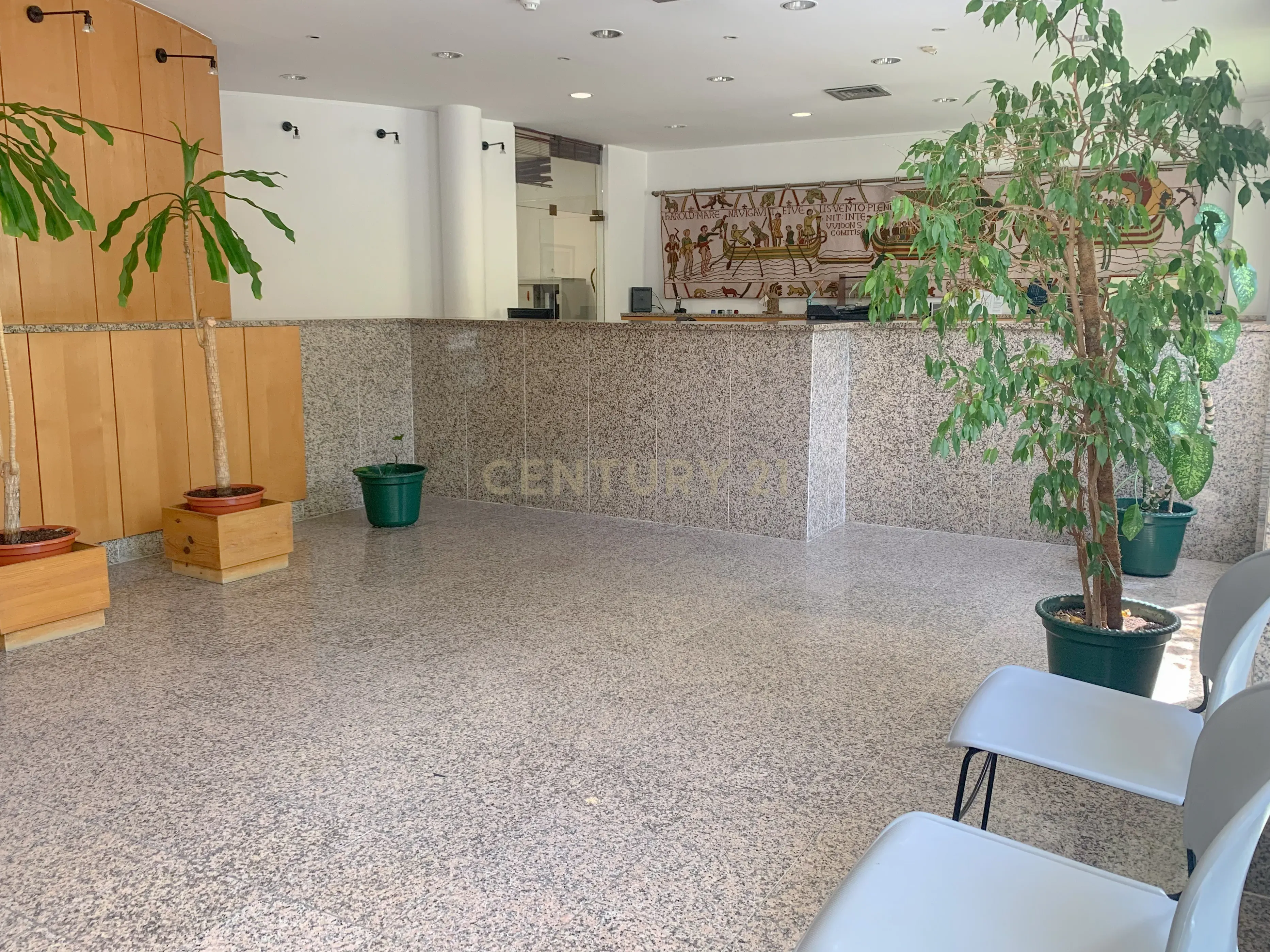 Fotografia 3 de Espaço comercial amplo e versátil com localização estratégica à venda em Setúbal