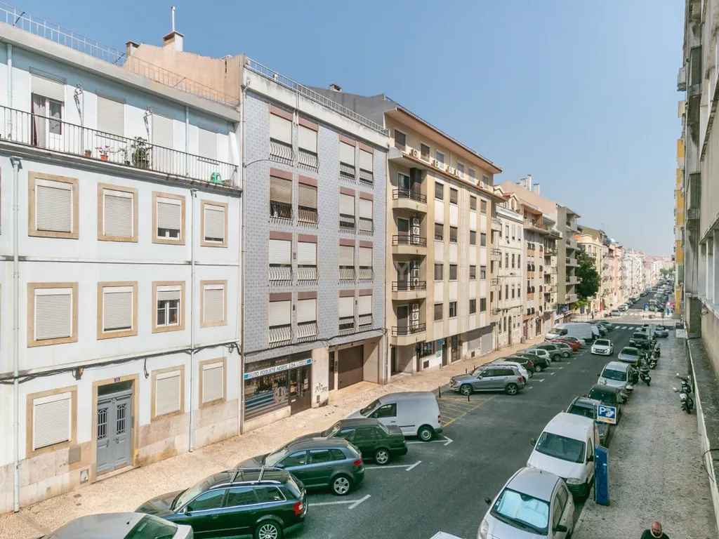 Apartamento T2 em Arroios - Image 20