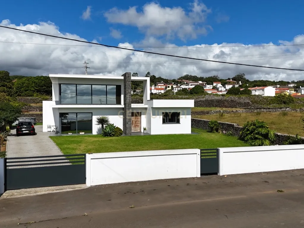Moradia Moderna com Vista Mar em São Bartolomeu de Regatos - Image 2