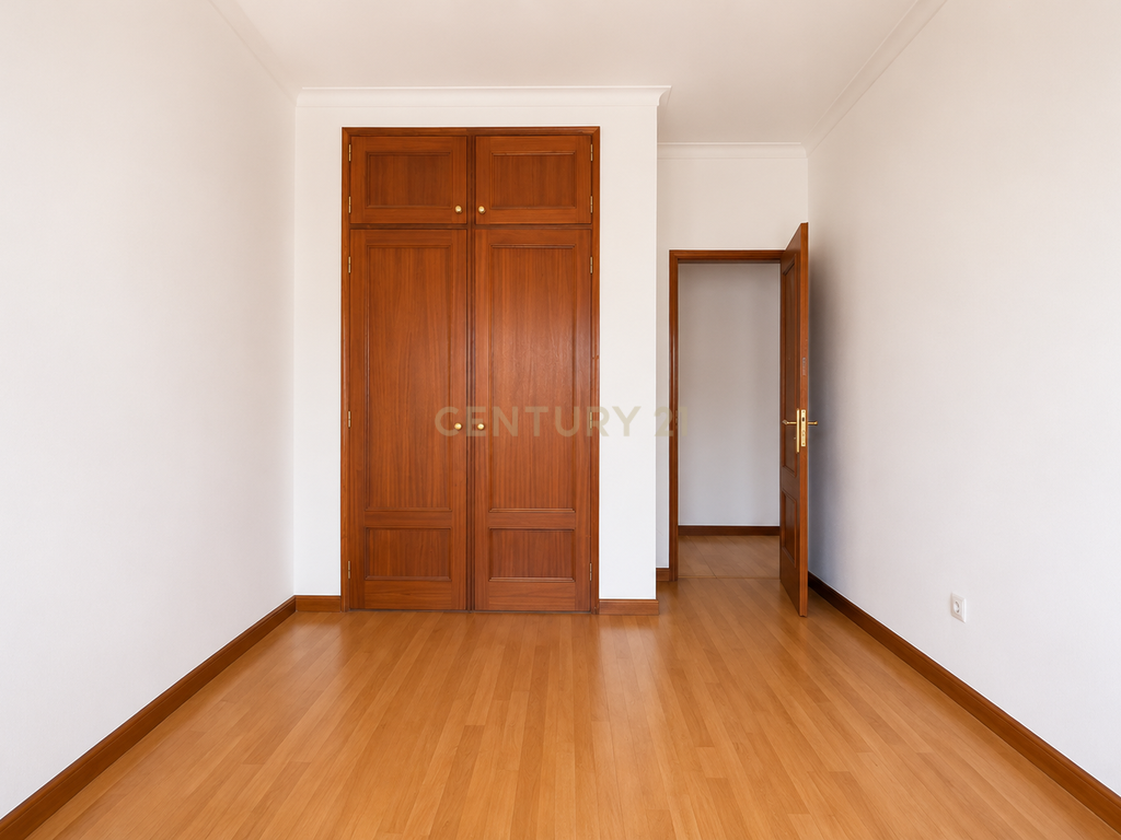 T5 ou T2+3 Duplex: Habitação Própria ou Investimento - Image 8