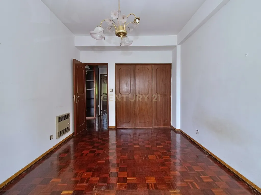 Apartamento T2 na Quinta do Marquês, Oeiras - Image 9