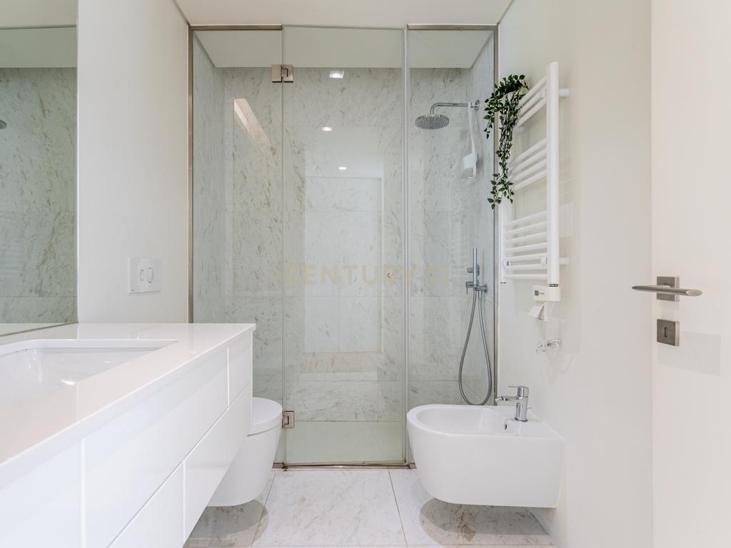 Luxuoso T1 Loft no Campo Grande, Lisboa - Image 15