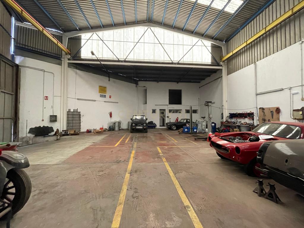 Edifício industrial para venda em Málaga - 878 m², escritórios, ponte rolante e vários acessos - Image 20