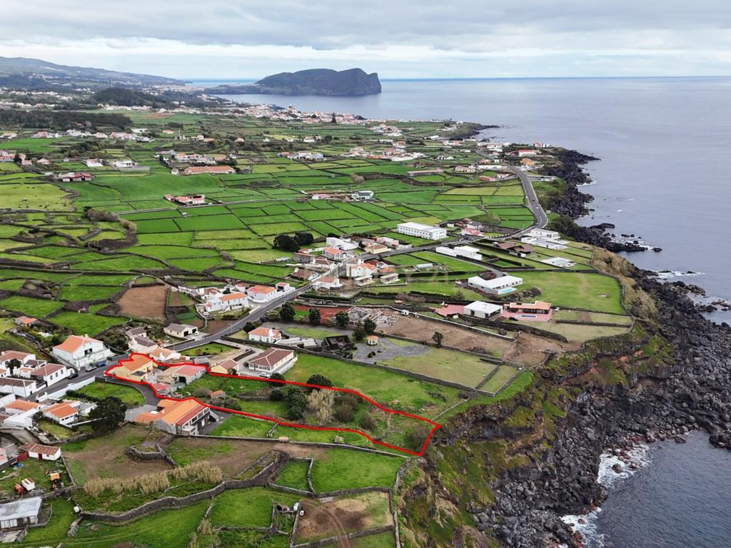 Moradia T5 com vista mar e acesso direto ao oceano, São Bartolomeu de Regatos-Ilha Terceira - Image 7