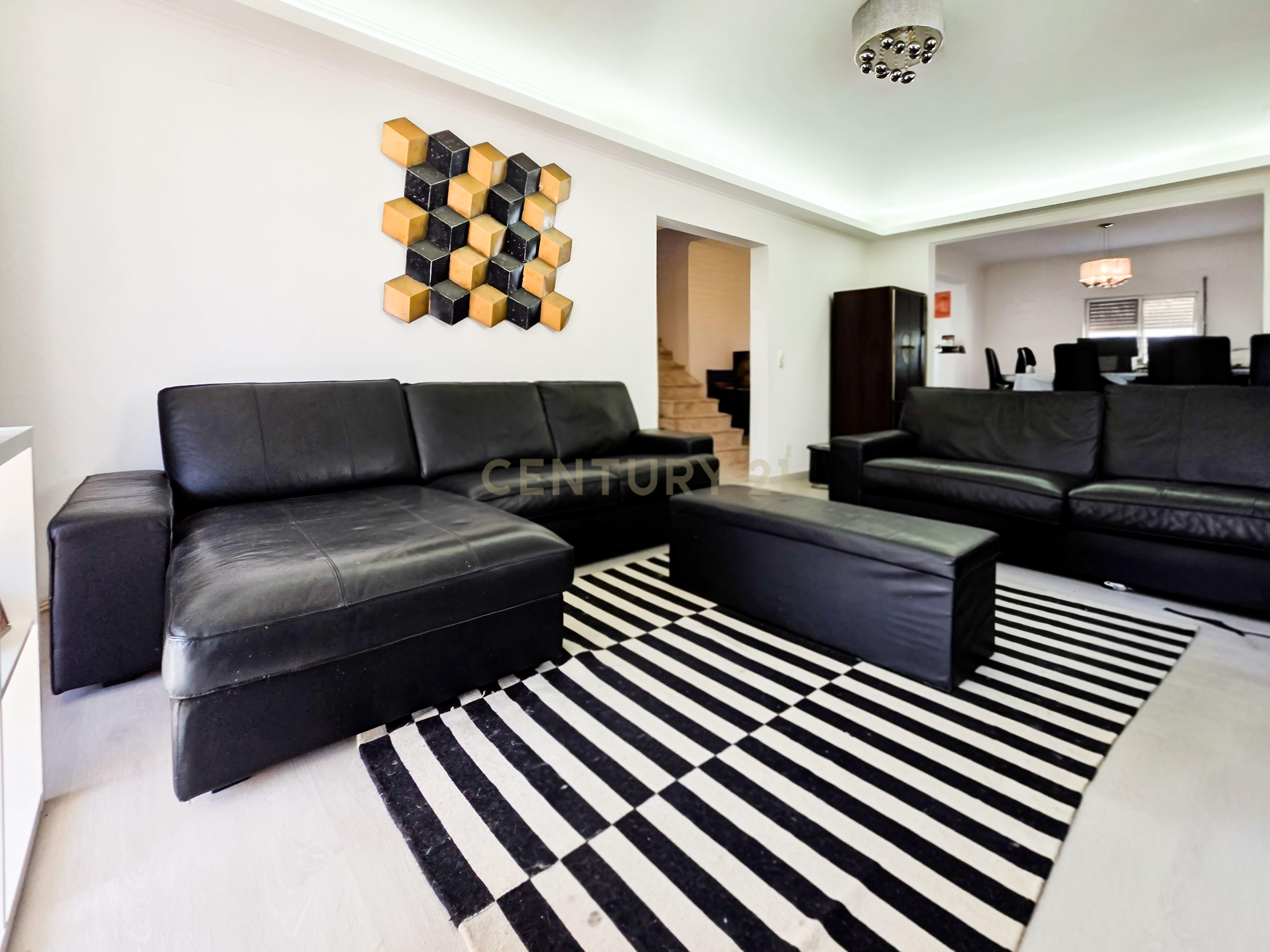 Fotografia 10 de Moradia Isolada T4 com um Quarto no R/C