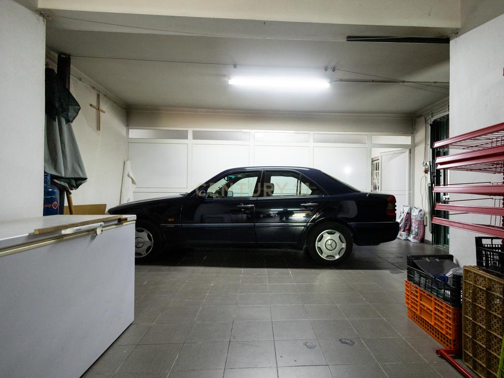 Prédio Misto com Negócio Consolidado e Habitação – Assentiz, Torres Novas - Image 32