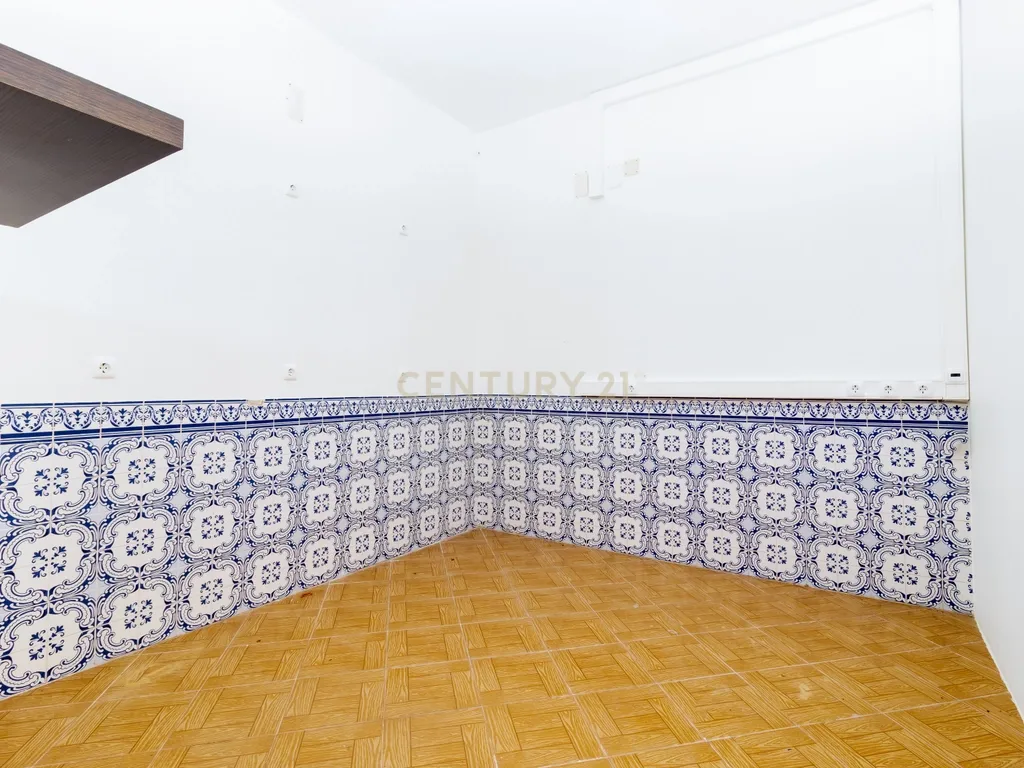 MORADIA EXCLUSIVA EM ALCOBAÇA – CONFORTO, ESPAÇO E POTENCIAL DE INVESTIMENTO! - Image 48